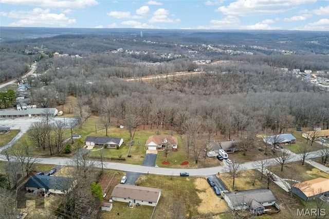 16725 Hardwood Lane, St Robert, MO 65584