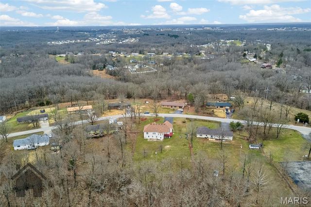 16725 Hardwood Lane, St Robert, MO 65584