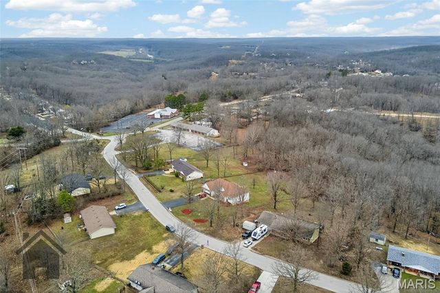 16725 Hardwood Lane, St Robert, MO 65584