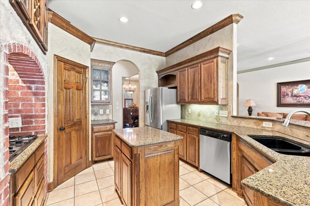 100 Woodland Drive, Krugerville, TX 76227