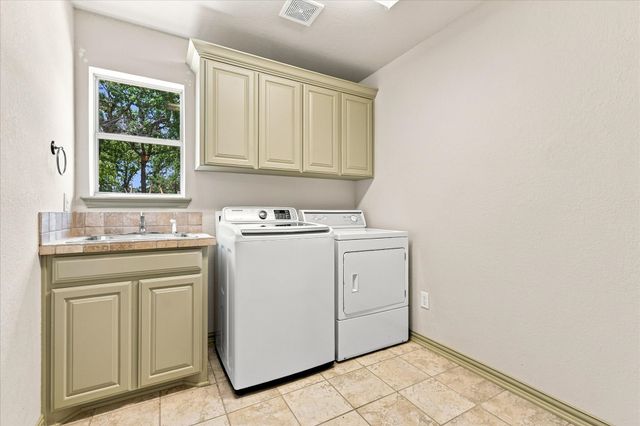 100 Woodland Drive, Krugerville, TX 76227