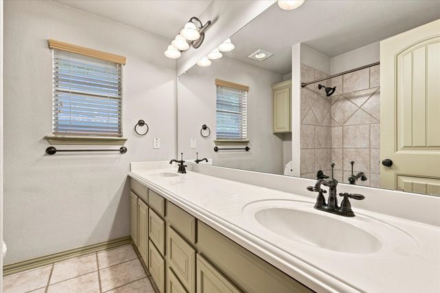 100 Woodland Drive, Krugerville, TX 76227
