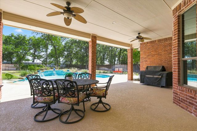 100 Woodland Drive, Krugerville, TX 76227