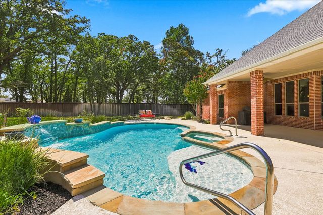 100 Woodland Drive, Krugerville, TX 76227