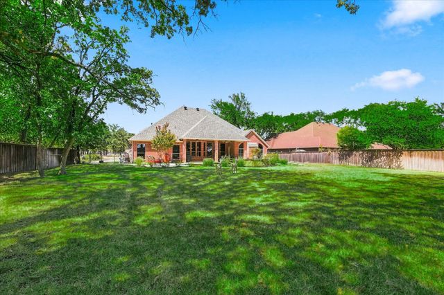 100 Woodland Drive, Krugerville, TX 76227