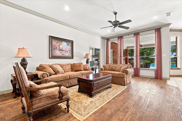 100 Woodland Drive, Krugerville, TX 76227