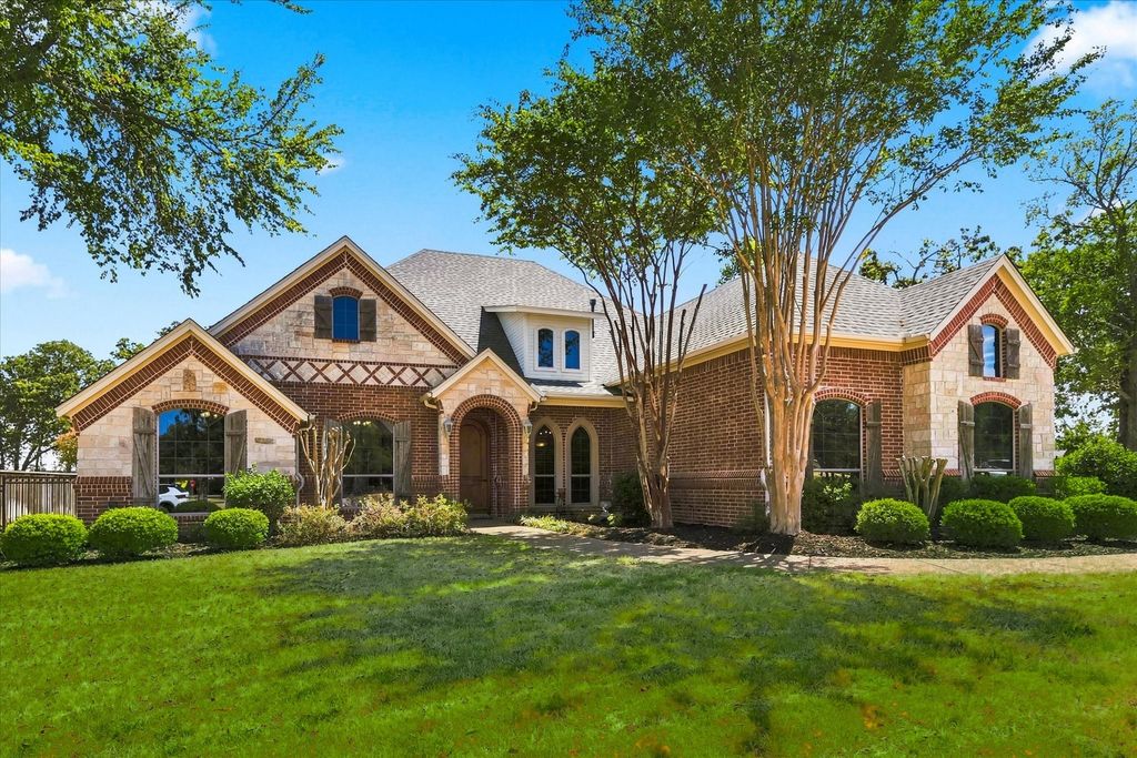 100 Woodland Drive, Krugerville, TX 76227