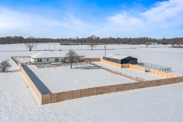 10274 S 400 W, Pendleton, IN 46064