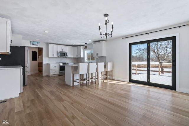 10274 S 400 W, Pendleton, IN 46064