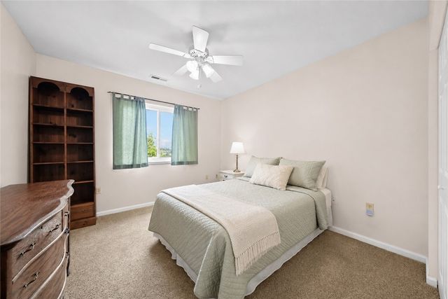 403 Wingate Dr, Robinson Twp, PA 15205