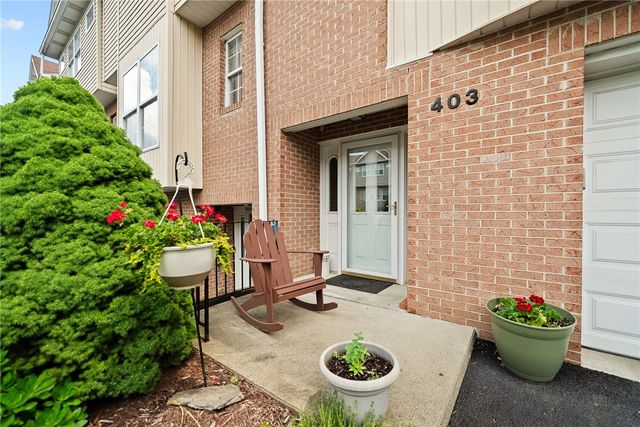 403 Wingate Dr, Robinson Twp, PA 15205