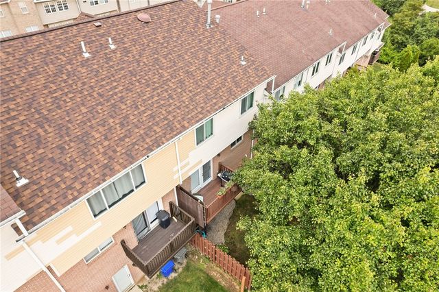 403 Wingate Dr, Robinson Twp, PA 15205
