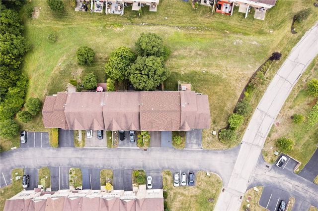 403 Wingate Dr, Robinson Twp, PA 15205