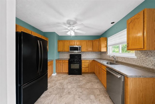403 Wingate Dr, Robinson Twp, PA 15205