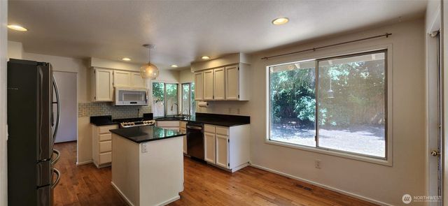 2800 235th Place NE, Sammamish, WA 98074