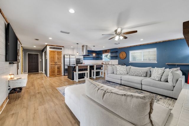 6537 Briley Drive, North Richland Hills, TX 76180