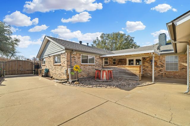 6537 Briley Drive, North Richland Hills, TX 76180