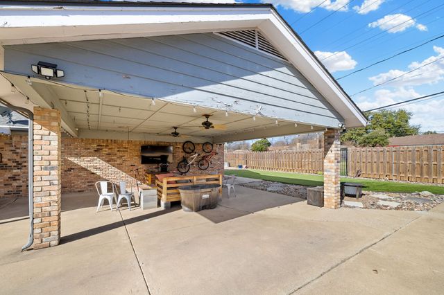 6537 Briley Drive, North Richland Hills, TX 76180