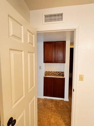 1043 S Rose, Mesa, AZ 85204