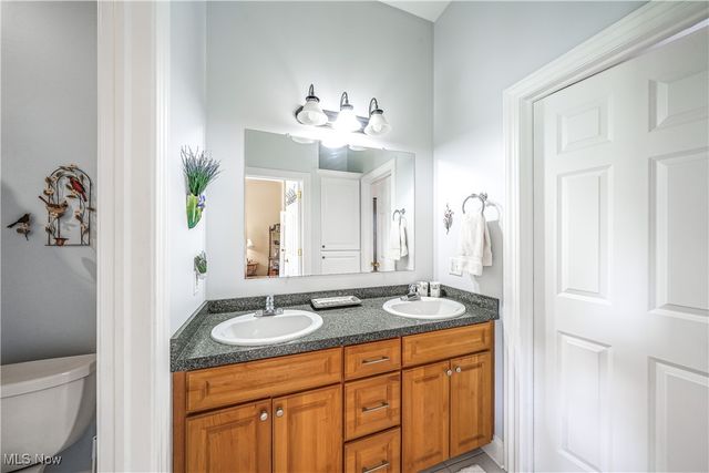 11383 Rolling Meadows Drive, Garrettsville, OH 44231