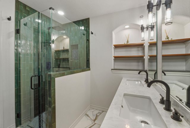 20808 Sandy Brown LN, Webberville, TX 78621