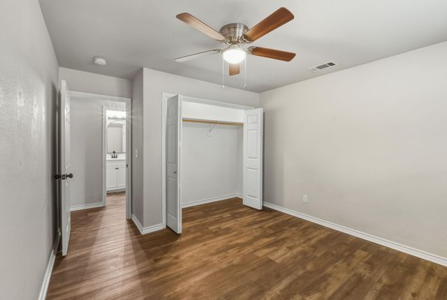 20808 Sandy Brown LN, Webberville, TX 78621