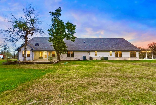 20808 Sandy Brown LN, Webberville, TX 78621