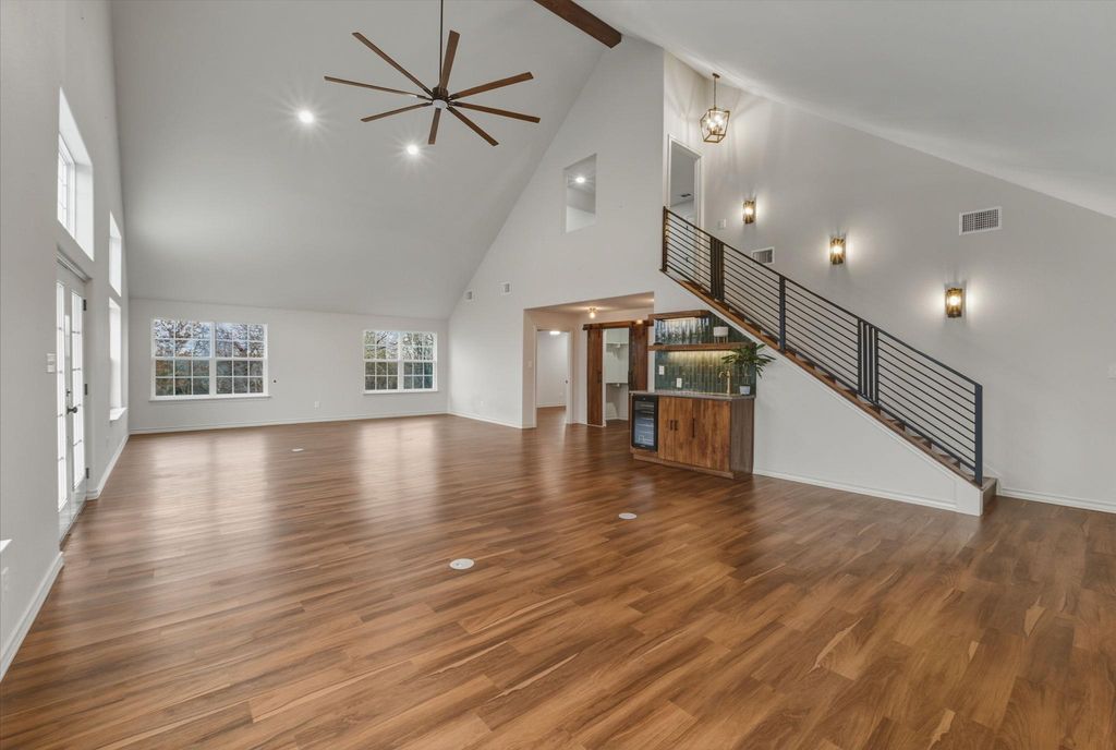 20808 Sandy Brown LN, Webberville, TX 78621