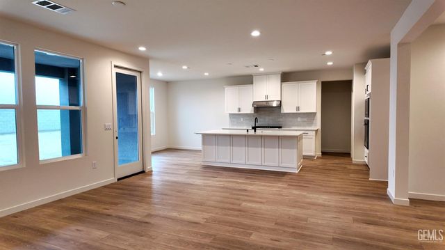 16807 Chloe Court, Bakersfield, CA 93314