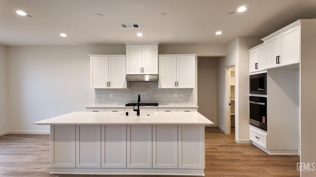 16807 Chloe Court, Bakersfield, CA 93314