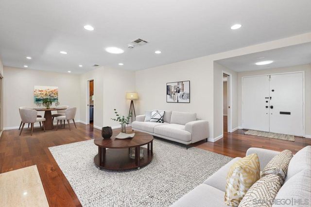 12535 Horado, San Diego, CA 92128