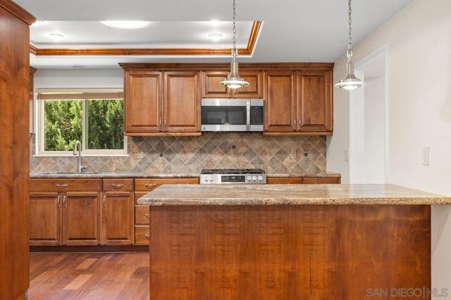 12535 Horado, San Diego, CA 92128