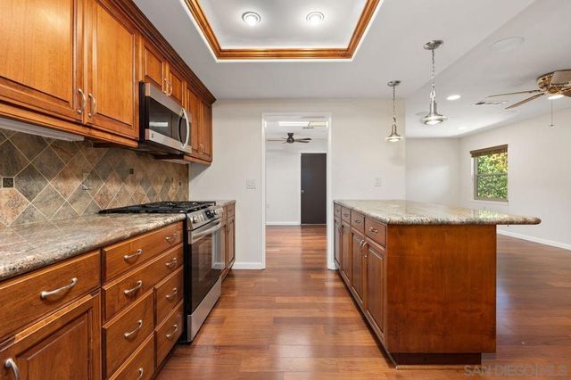 12535 Horado, San Diego, CA 92128