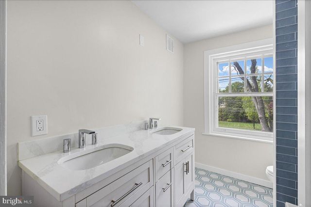 215 BROWNING RD, Merchantville, NJ 08109