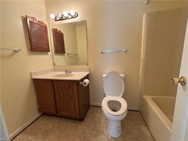 716 Nottaway DR, Chesapeake, VA 23320