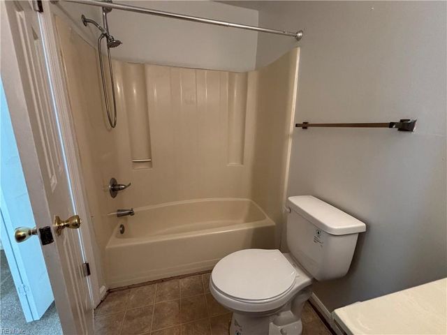 716 Nottaway DR, Chesapeake, VA 23320