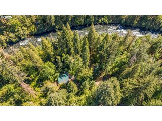 McKenzie River Dr 1800, Blue River, OR 97413