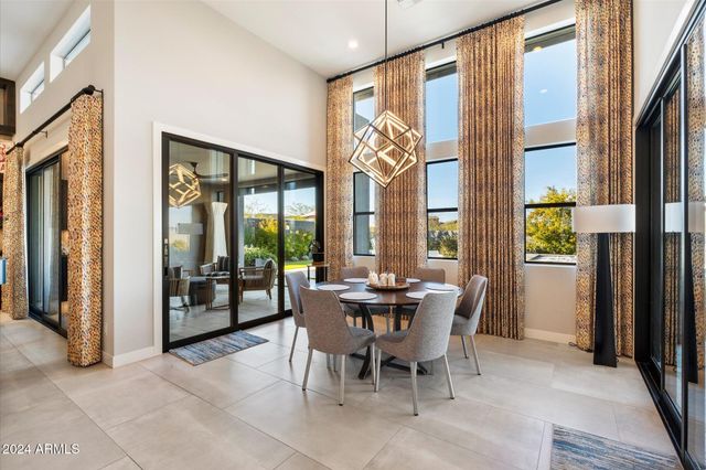 11946 E CAVEDALE Drive, Scottsdale, AZ 85262