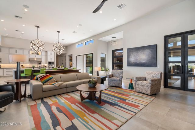 11946 E CAVEDALE Drive, Scottsdale, AZ 85262