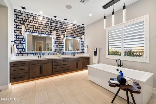 11946 E CAVEDALE Drive, Scottsdale, AZ 85262