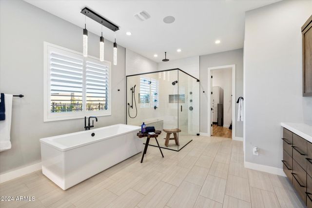 11946 E CAVEDALE Drive, Scottsdale, AZ 85262