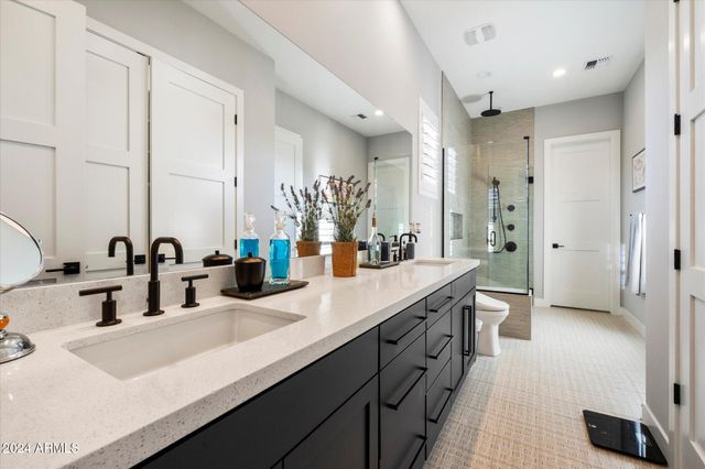 11946 E CAVEDALE Drive, Scottsdale, AZ 85262