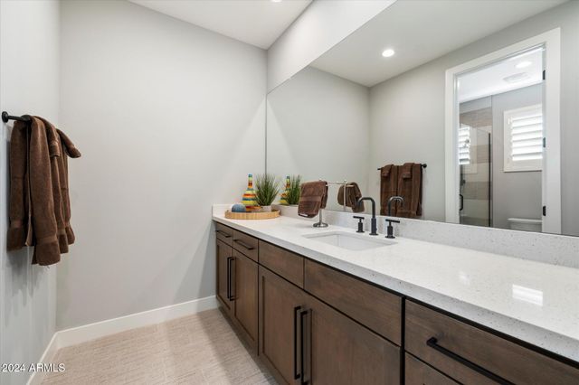 11946 E CAVEDALE Drive, Scottsdale, AZ 85262