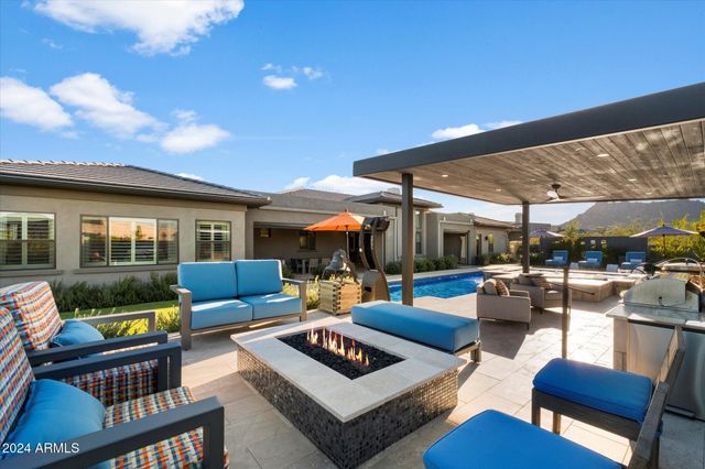 11946 E CAVEDALE Drive, Scottsdale, AZ 85262