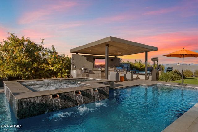 11946 E CAVEDALE Drive, Scottsdale, AZ 85262