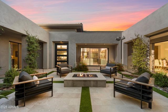 11946 E CAVEDALE Drive, Scottsdale, AZ 85262