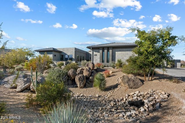 11946 E CAVEDALE Drive, Scottsdale, AZ 85262