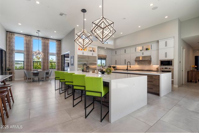 11946 E CAVEDALE Drive, Scottsdale, AZ 85262