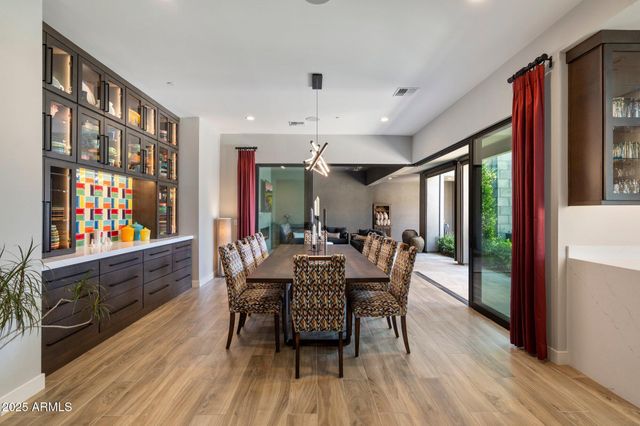 11946 E CAVEDALE Drive, Scottsdale, AZ 85262
