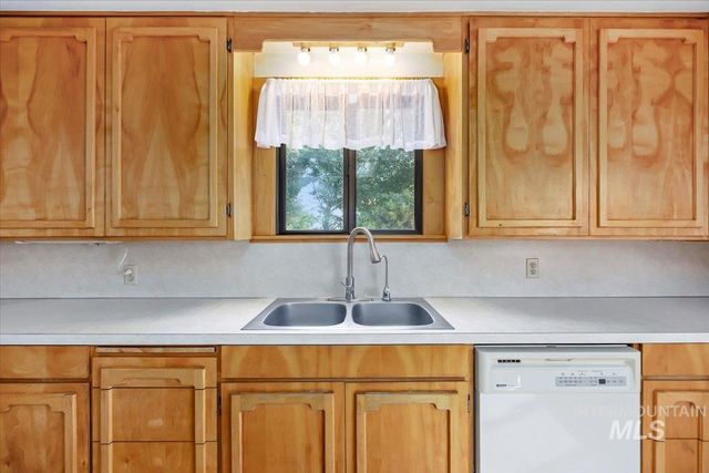 3395 N 3400 E, Kimberly, ID 83341